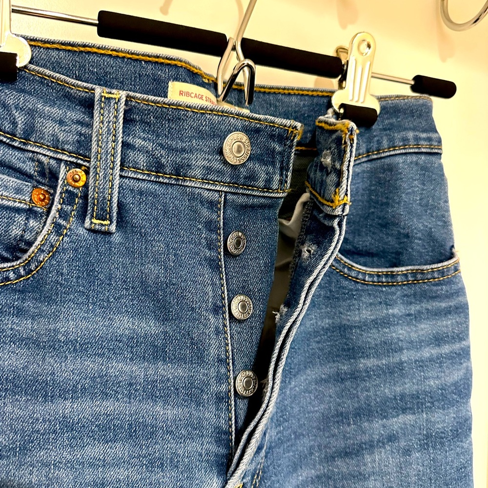Levi’s Ribcage Straight Ankle Jeans - size 27